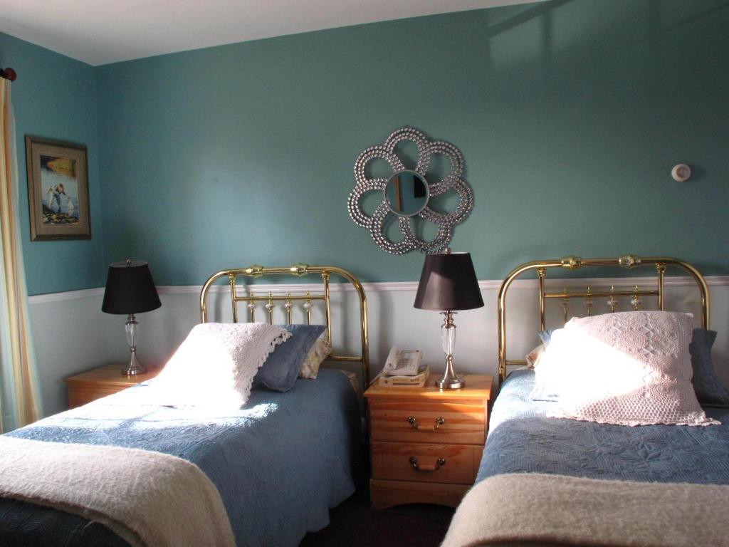 Garden South Park Inn Halifax Room photo